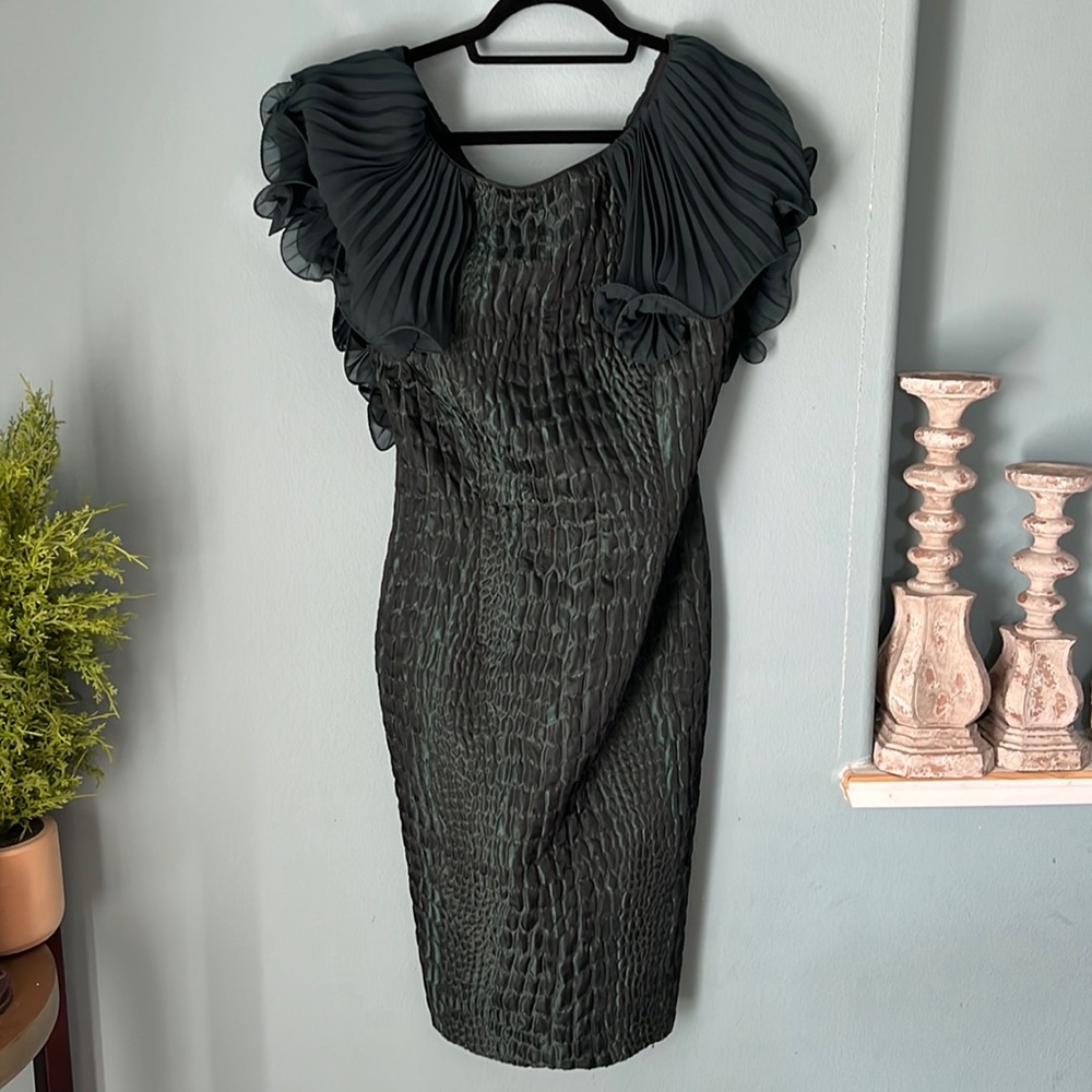 Badgley mischka special occasion green ruffle sleeve dress sz 8